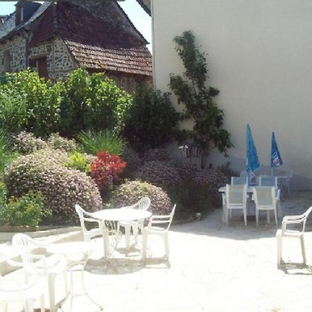 Logis Hotel Les Tilleuls Saint-Cirgues-de-Jordanne エクステリア 写真