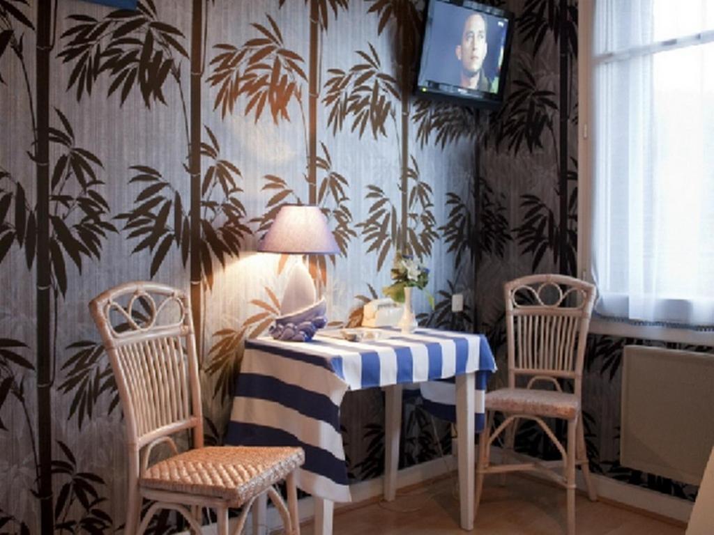 Logis Hotel Les Tilleuls Saint-Cirgues-de-Jordanne エクステリア 写真