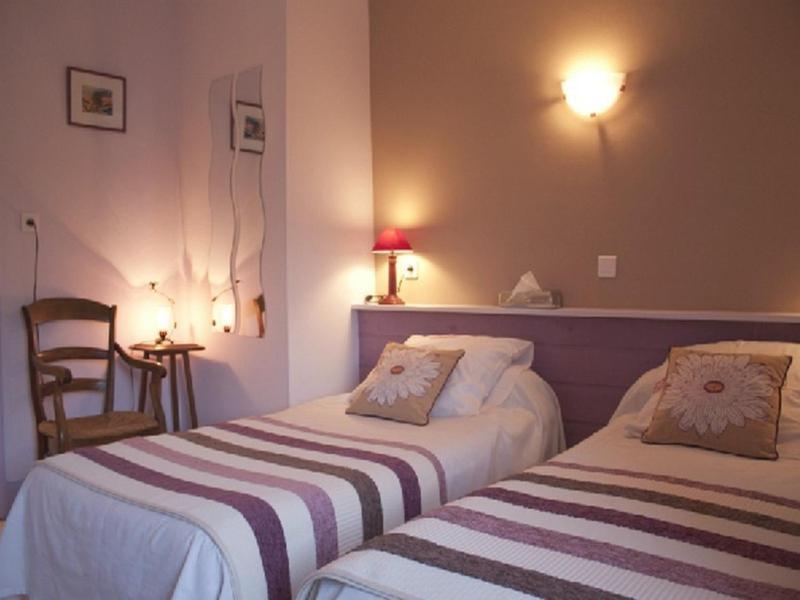 Logis Hotel Les Tilleuls Saint-Cirgues-de-Jordanne 部屋 写真