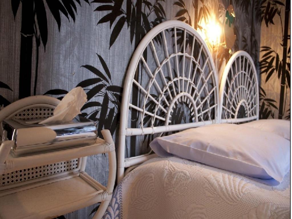 Logis Hotel Les Tilleuls Saint-Cirgues-de-Jordanne 部屋 写真