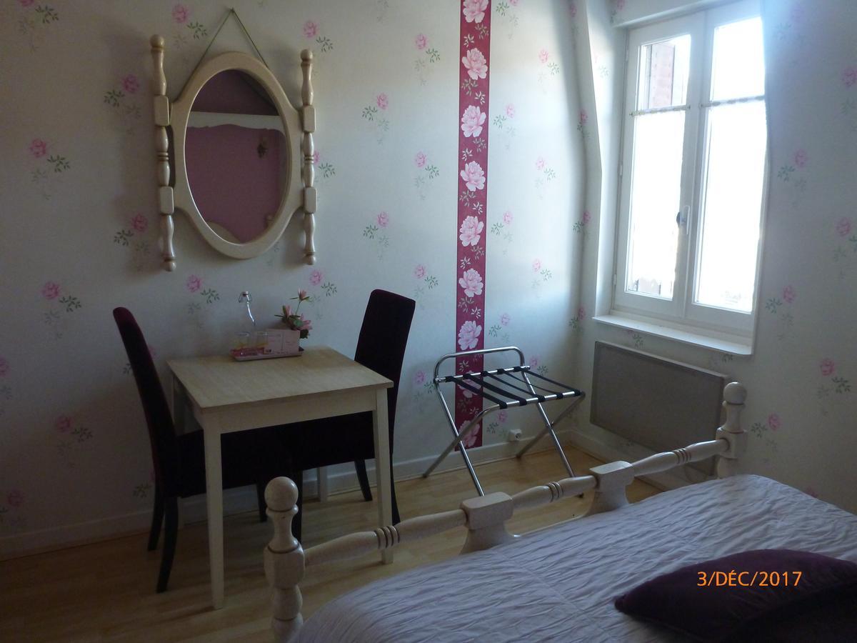 Logis Hotel Les Tilleuls Saint-Cirgues-de-Jordanne エクステリア 写真