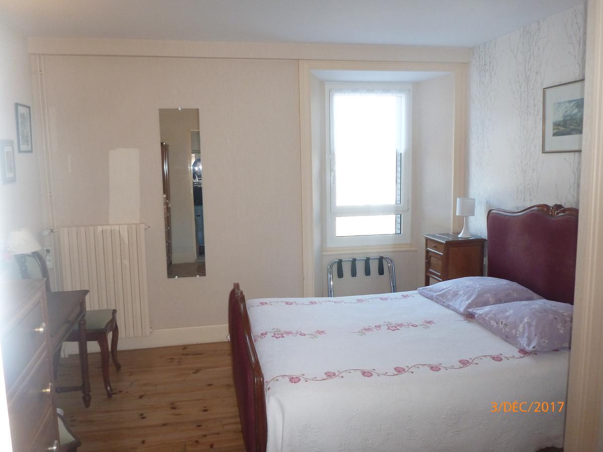 Logis Hotel Les Tilleuls Saint-Cirgues-de-Jordanne エクステリア 写真