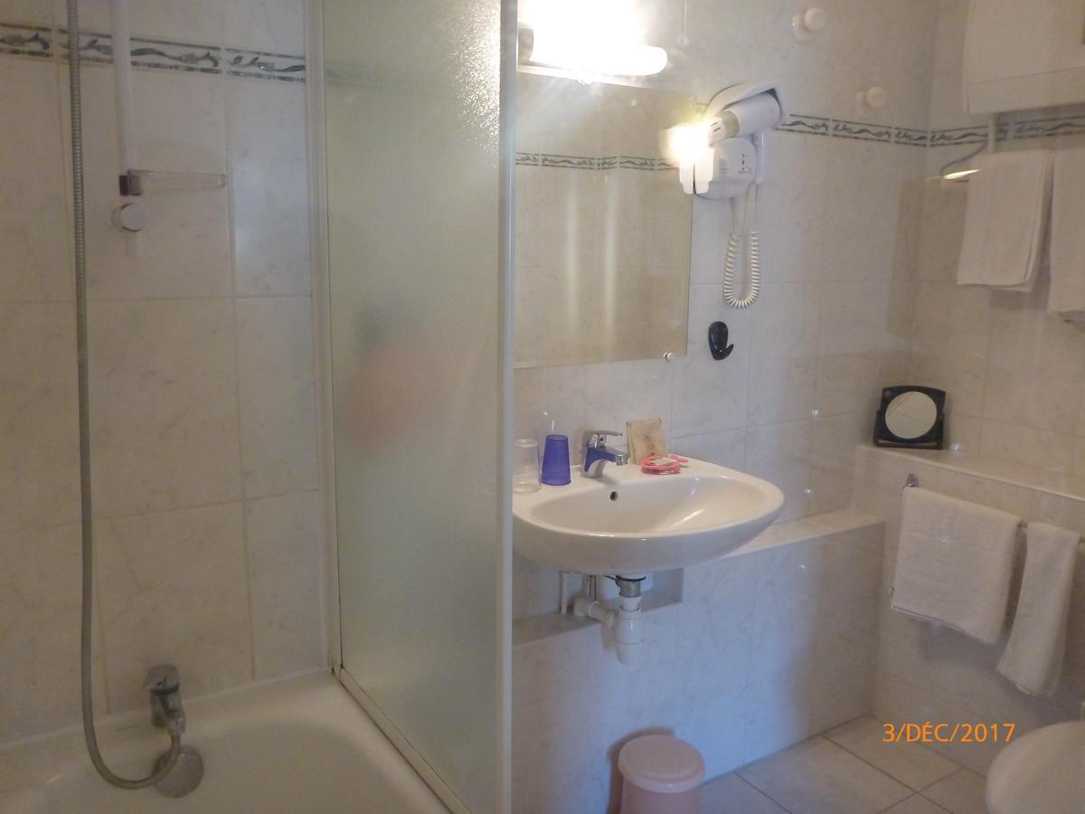 Logis Hotel Les Tilleuls Saint-Cirgues-de-Jordanne エクステリア 写真