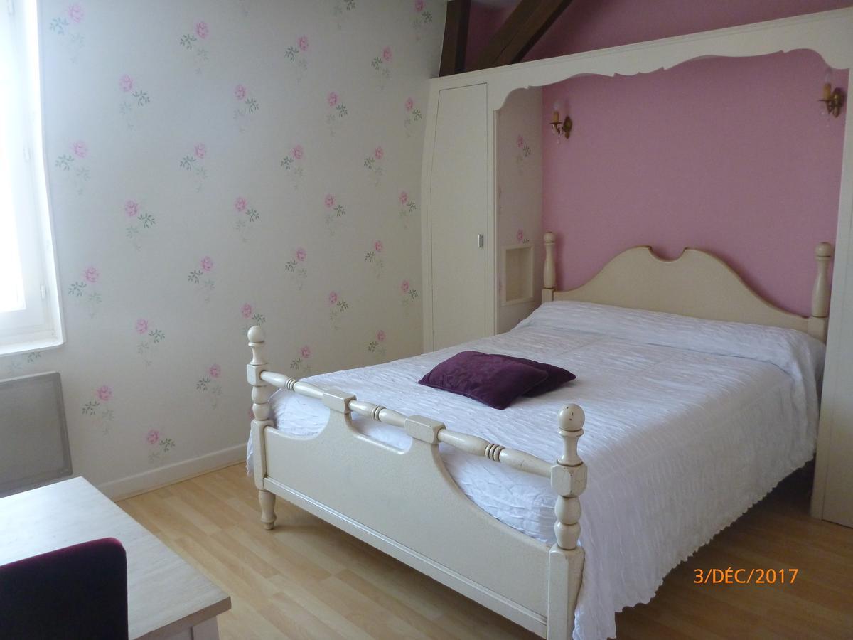 Logis Hotel Les Tilleuls Saint-Cirgues-de-Jordanne エクステリア 写真