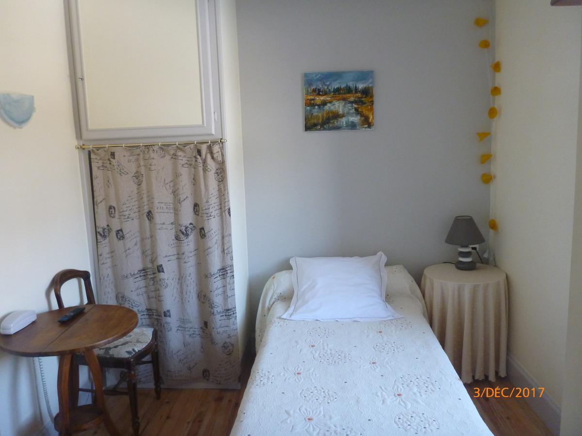 Logis Hotel Les Tilleuls Saint-Cirgues-de-Jordanne エクステリア 写真