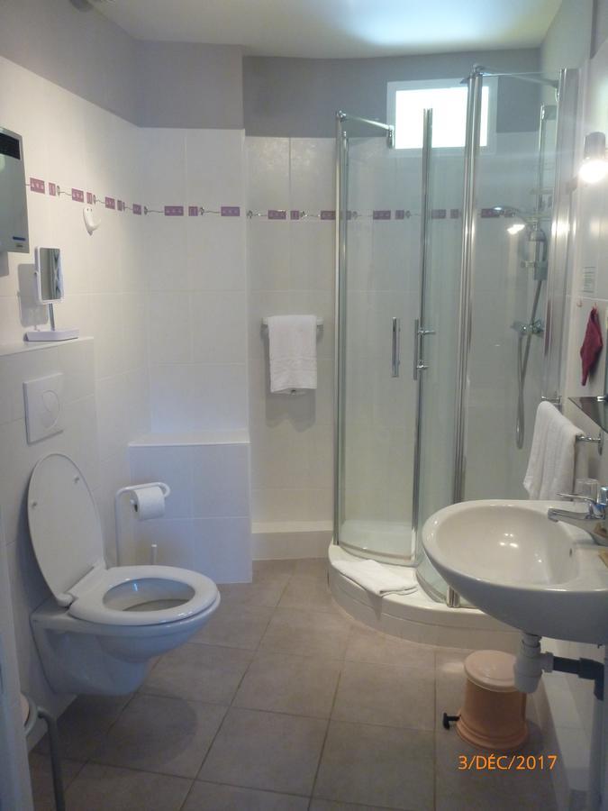 Logis Hotel Les Tilleuls Saint-Cirgues-de-Jordanne エクステリア 写真