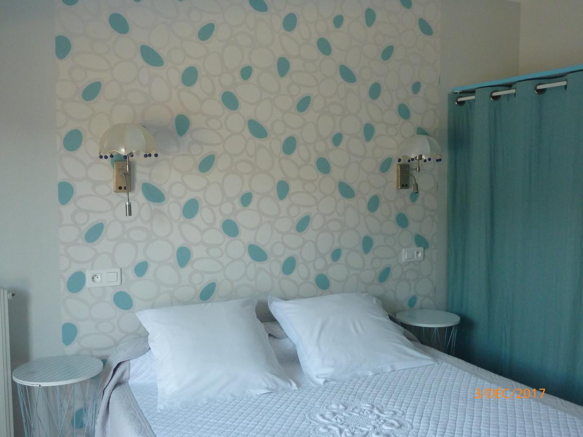 Logis Hotel Les Tilleuls Saint-Cirgues-de-Jordanne エクステリア 写真
