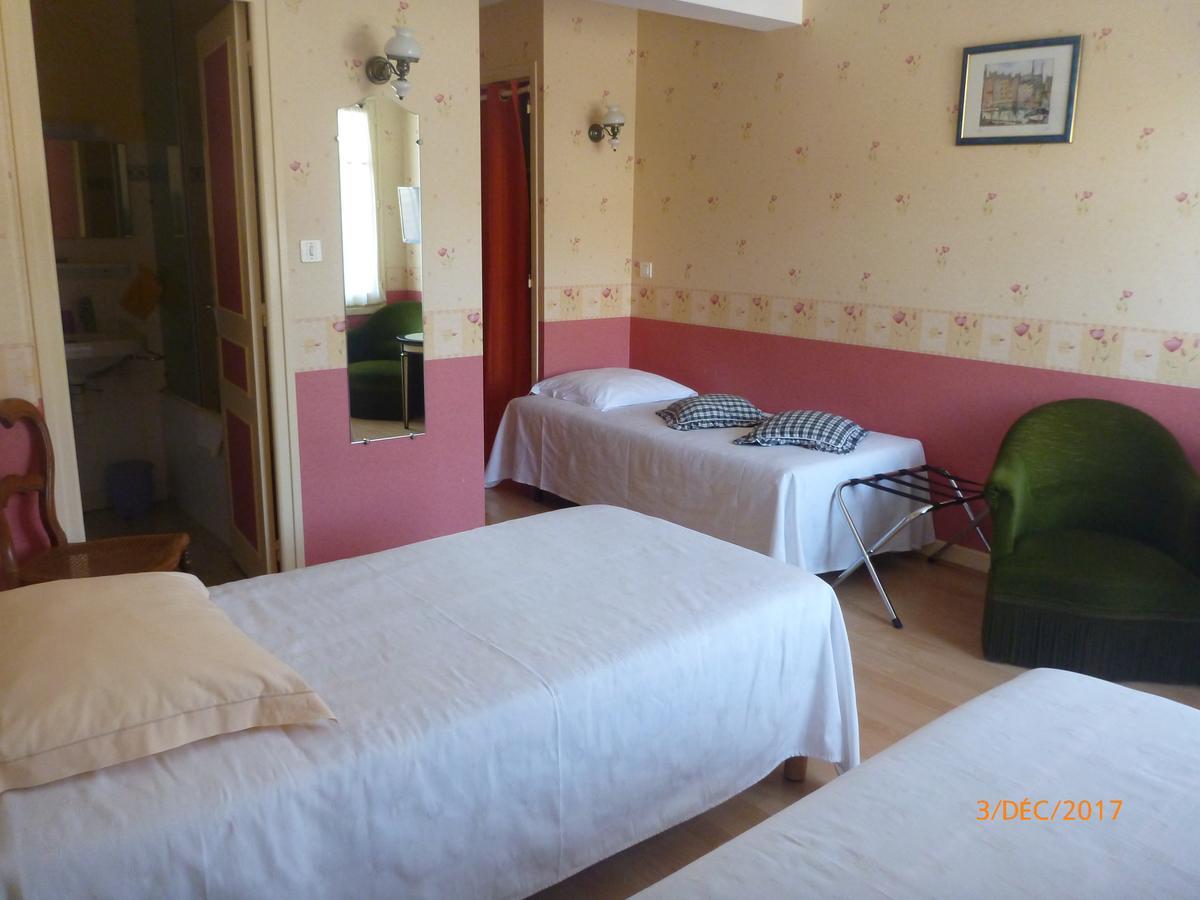 Logis Hotel Les Tilleuls Saint-Cirgues-de-Jordanne エクステリア 写真