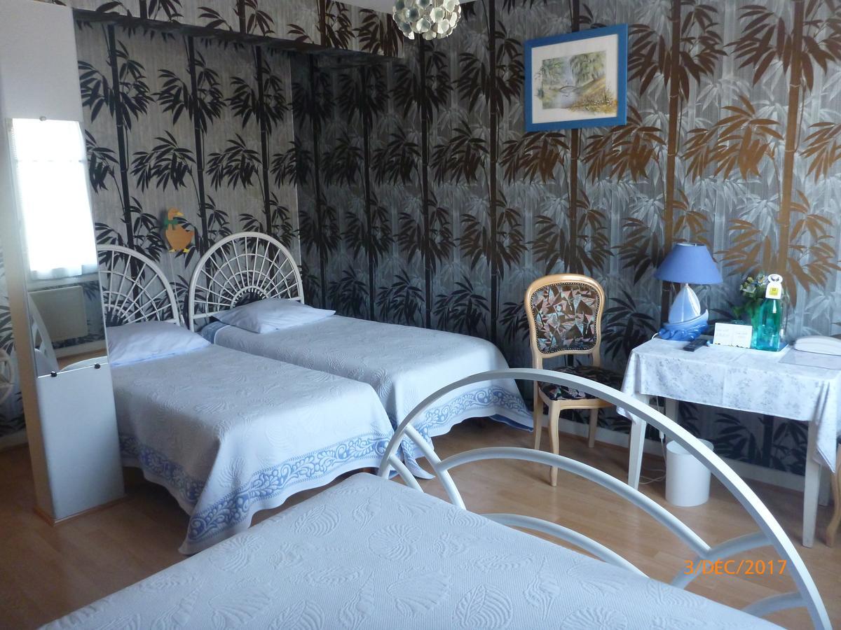 Logis Hotel Les Tilleuls Saint-Cirgues-de-Jordanne エクステリア 写真