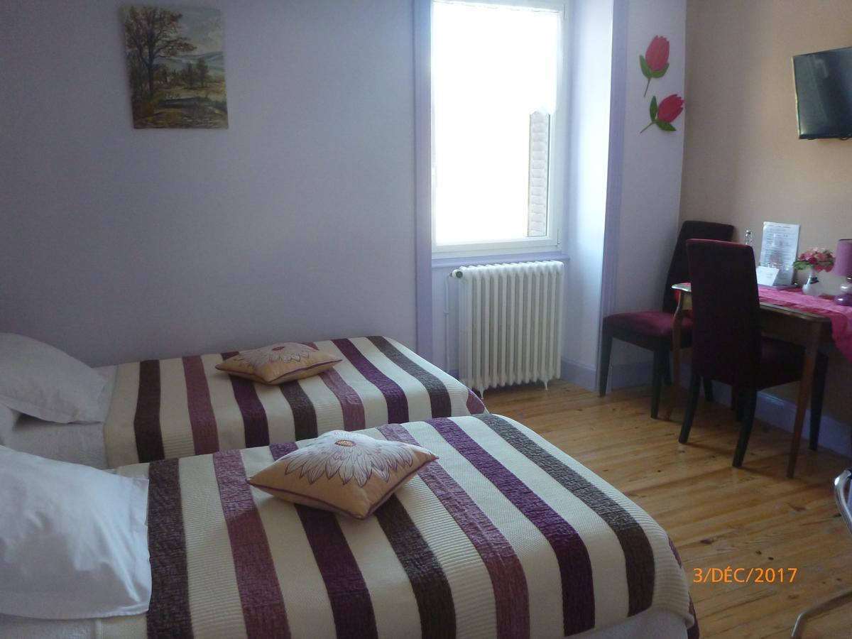 Logis Hotel Les Tilleuls Saint-Cirgues-de-Jordanne エクステリア 写真